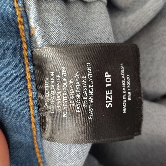 Tahari Denim Jeans Size 10P Blue Crop Stretch Front Leg Seams Mid Rise - Picture 4 of 4